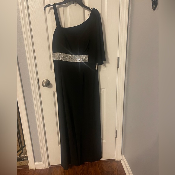 Brand New never worn formal jumpsuit! - Picture 1 of 3